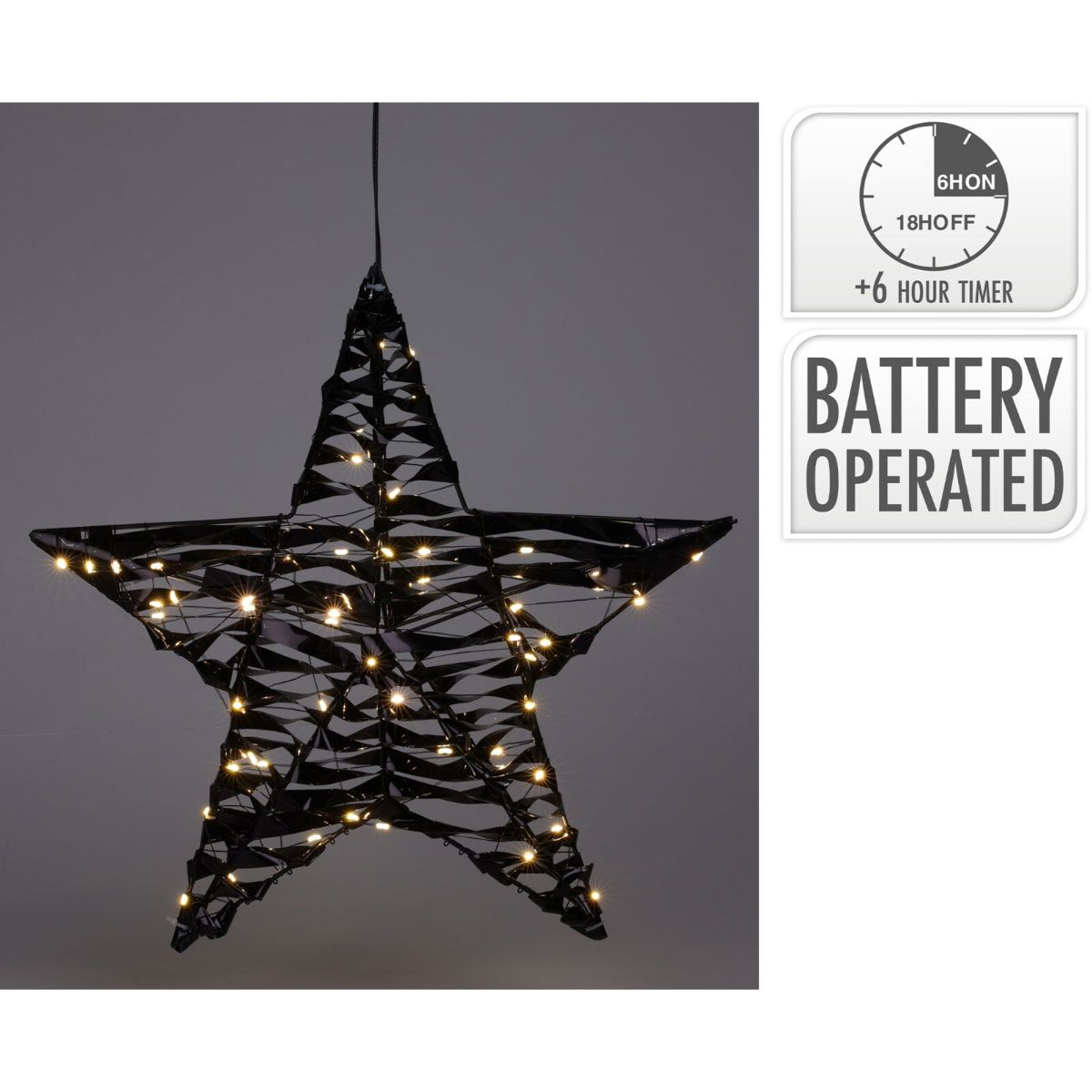 Verlichte kerstster in zwart hangend voor het raam, met 6-uurstimer en op batterijen
