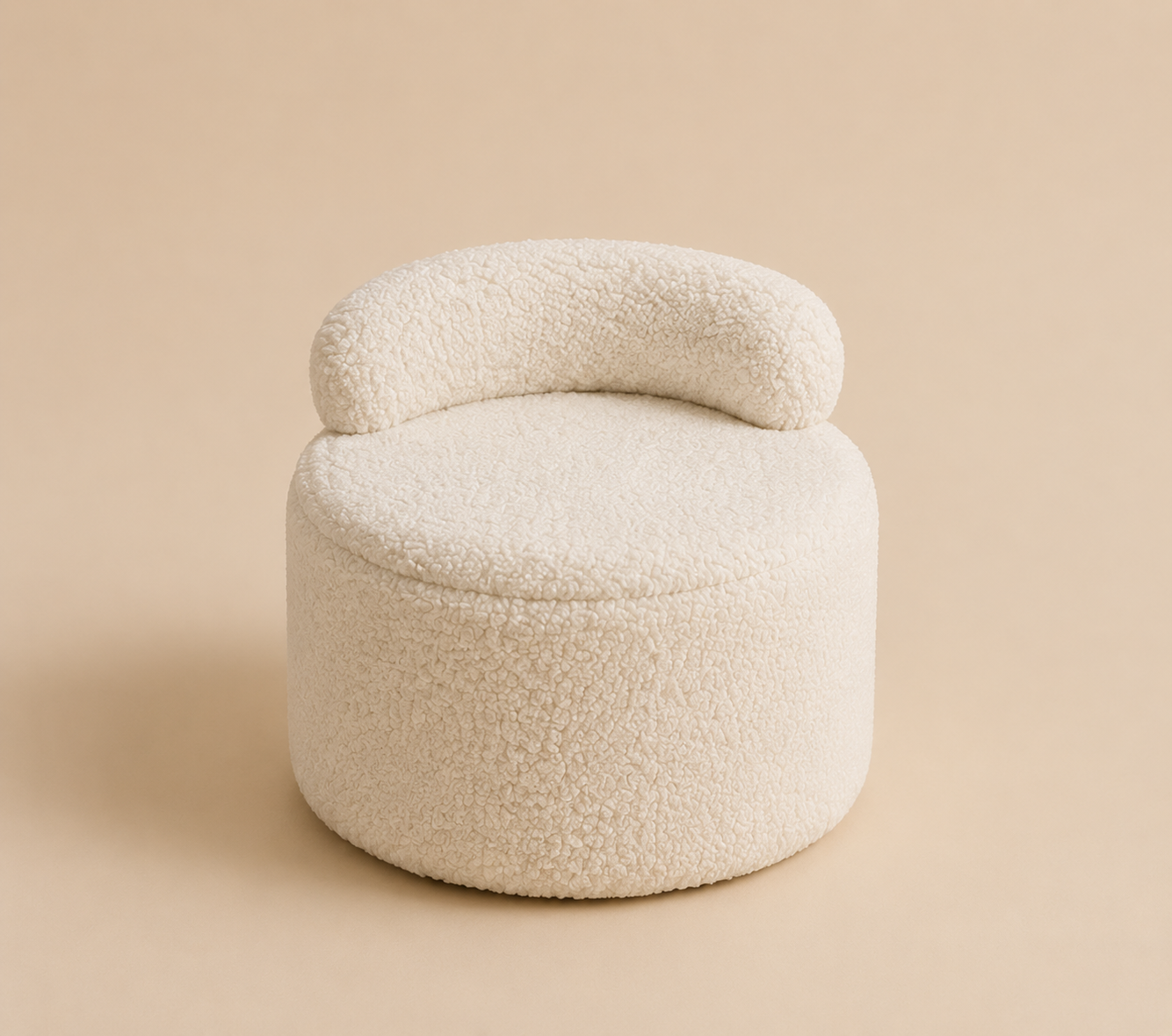 Witte teddy kinderpoef met zachte rugleuning, productfoto